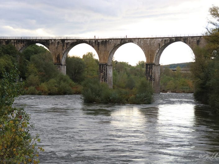 Viaduc ferroviaire Vogüe