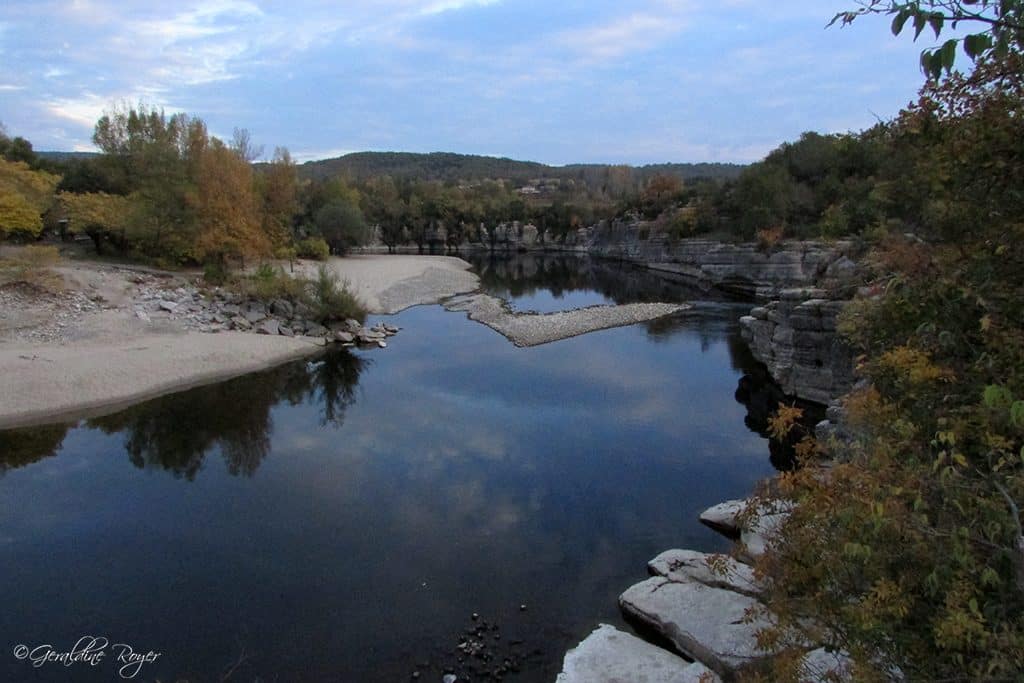 Une vue de l'Ardèche calme