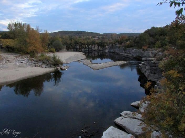 Une vue de l'Ardèche calme