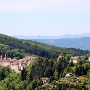 Vue sur Lalouvesc avec en fond le Gerbier