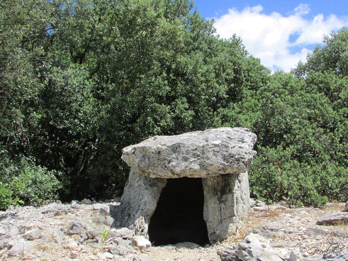 Le dolmen de la Combe de Bonne Fille