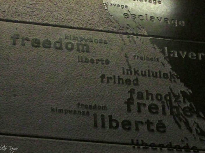 Le mot liberté traduit en plusieurs langues