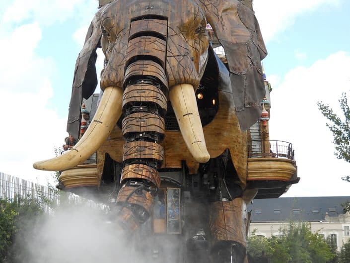 Le grand éléphant des machines de l'île
