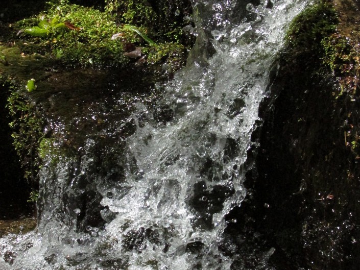 petite cascade à sablières en ardèche (07)